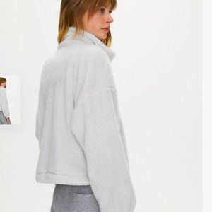 Aritzia Jackets & Coats - Aritzia Sunday Best Mockneck Fuzzy Zip-Up Aritzia Jackets & Coats - Aritzia Sunday Best Mockneck Fuzzy Zip-Up